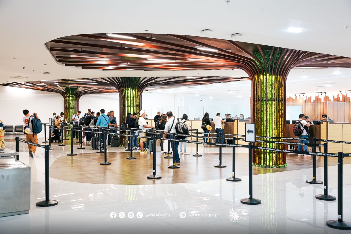 Passport control at Ninoy Aquino International Airport Terminal 3, Manila